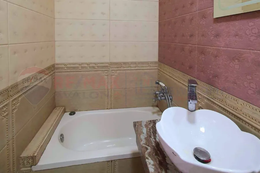 شقة للإيجار المفروش 175 م الأبراهيمية (ش الدكتور مصطفى رمضان)