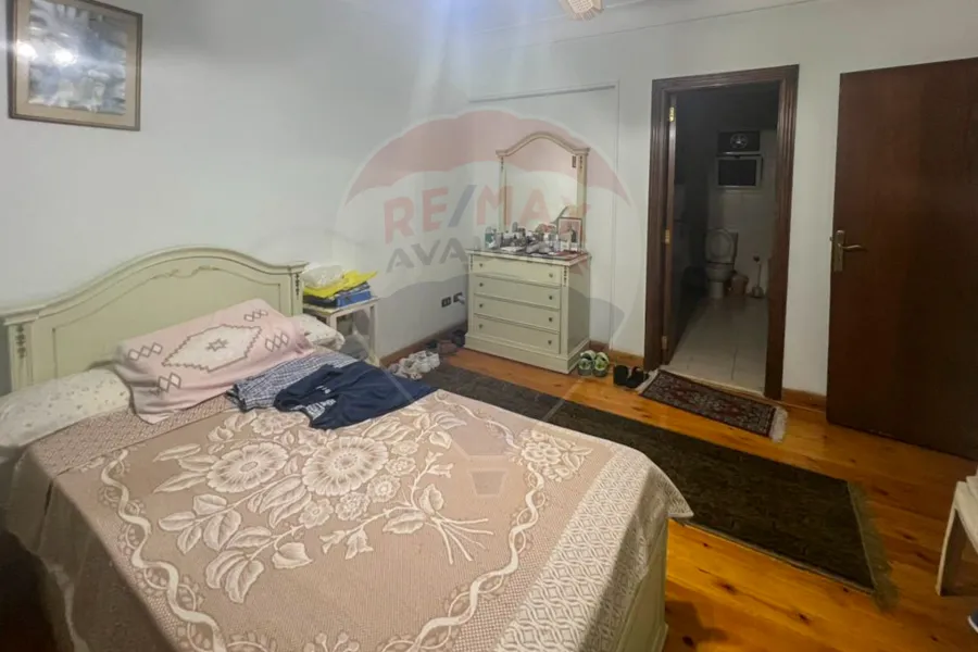 شقة للإيجار المفروش 212 م سموحة (ش كمال الدين صلاح)