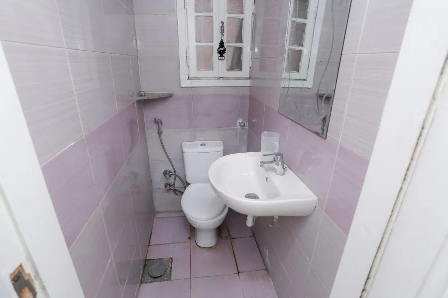 مكتب للإيجار 85م  كامب شيزار (ش بورسعيد) - 5000 ج شهرياً