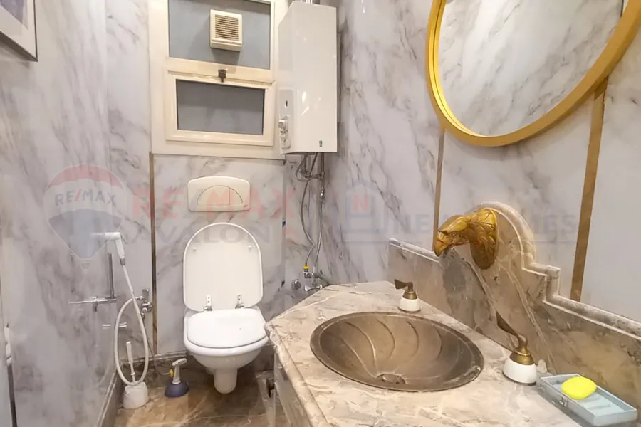 شقة للبيع 270 م سموحة (ش البرت الأول)