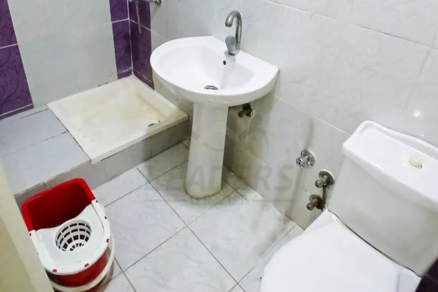 مكتب للايجار المفروش 90 م كليوباترا (متفرع من ش ابو قير)