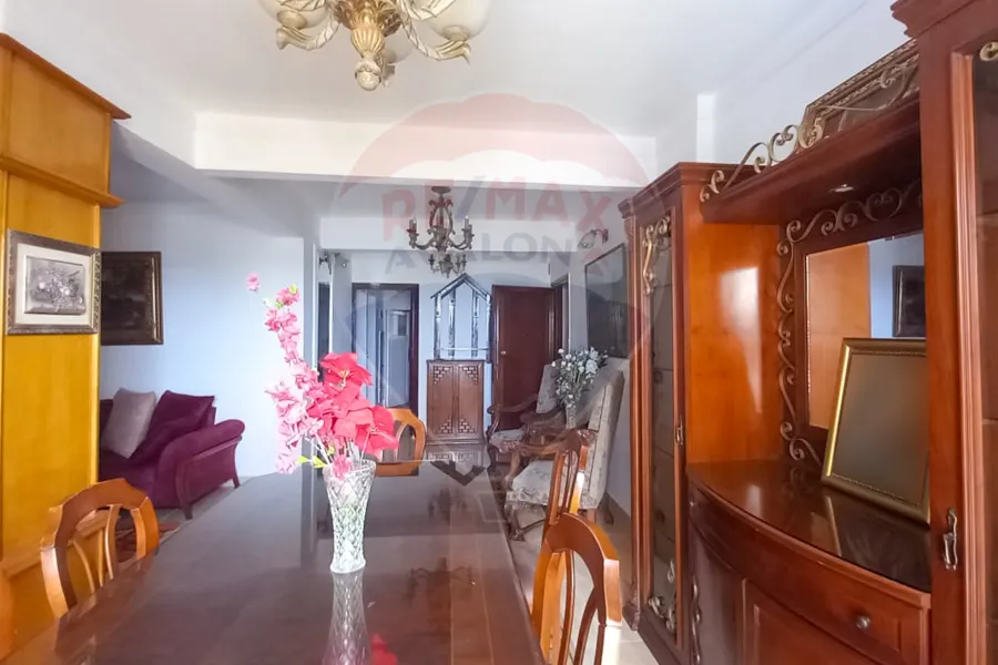 Apartment for annual furnished rent 110 m San Stefano (directly on the sea)