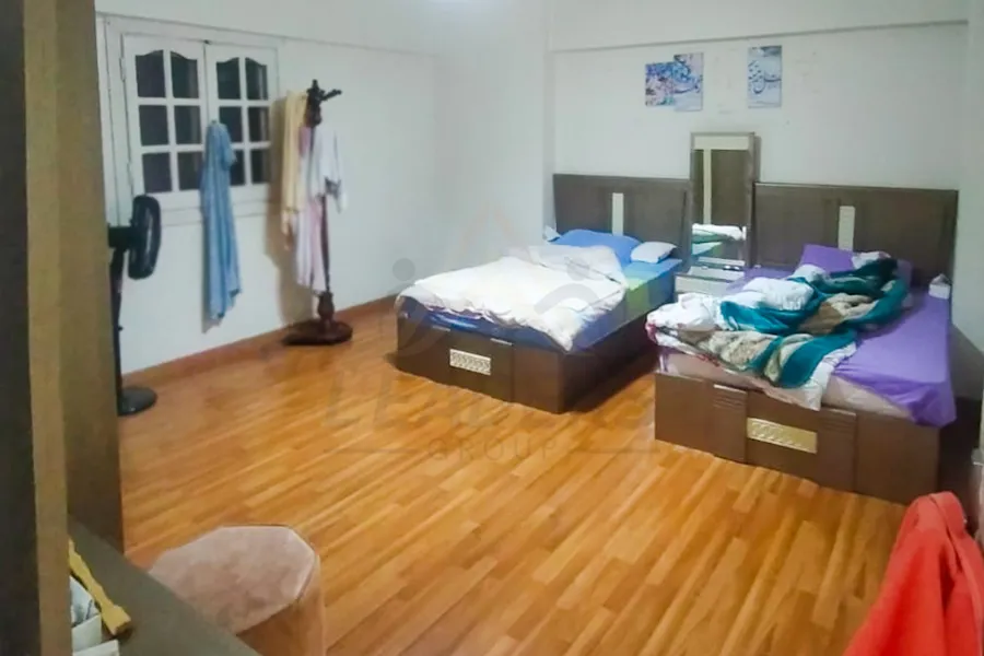 شقة للبيع 250 م رشدي (متفرع من ش عبد الحميد العبادي)