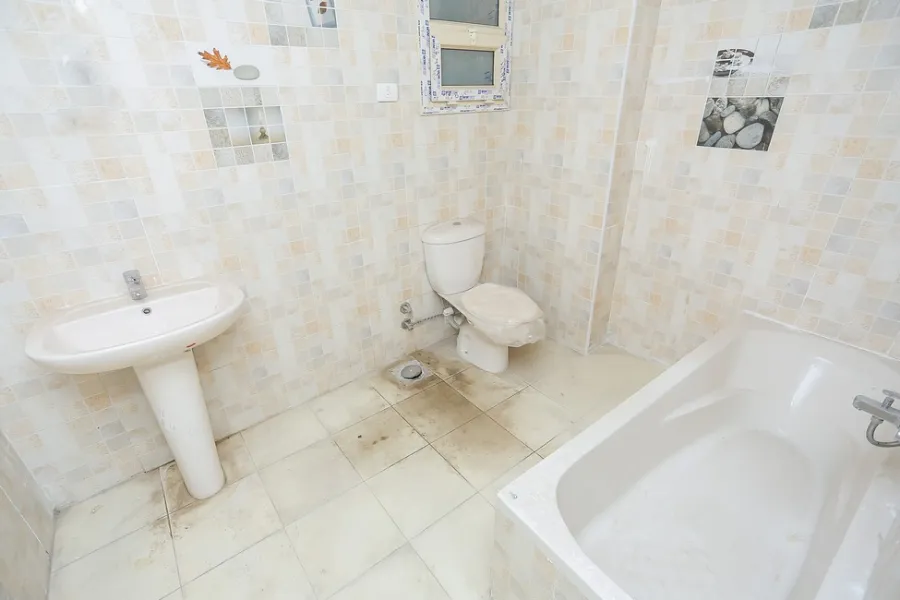 Apartment For Sale 210m Camp-chizar (Steps From University Bridge)