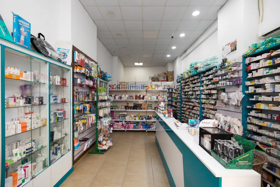 صيدلية للبيع 45 م سيدي بشر (ش خالد بن الوليد)