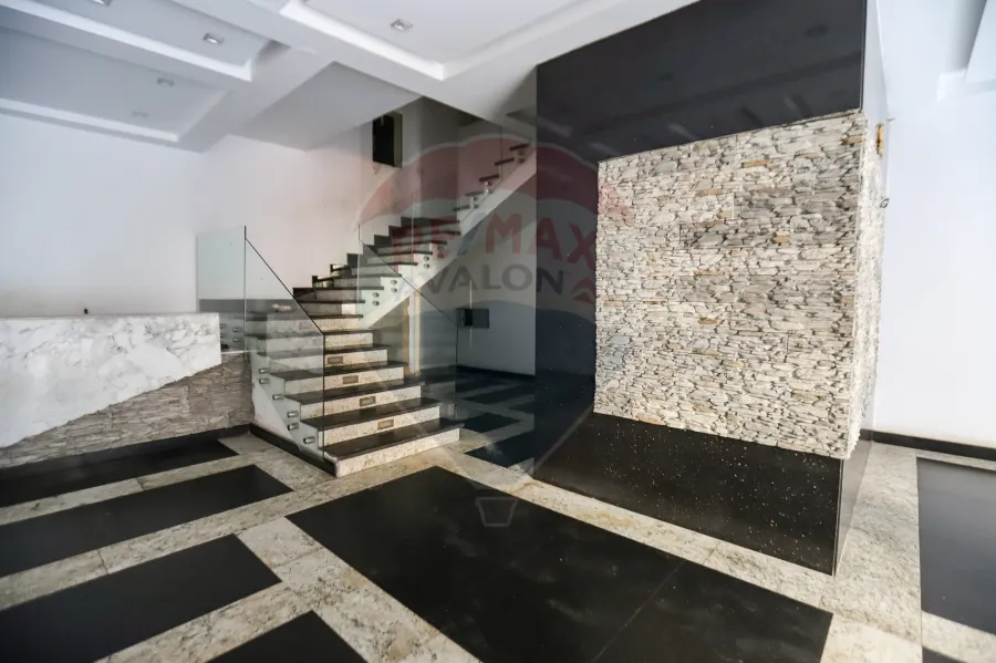 شقة للبيع 151 م كفر عبده ( خطوات من ميدان سانت جيني  )