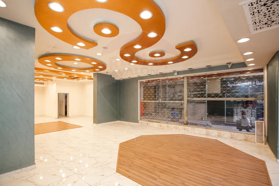 محل للبيع 300 م جليم (طريق الحرية)