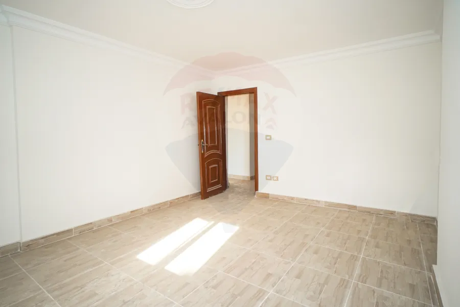 Apartment for sale 180 m AlIbrahimiah (infront of sporting club)