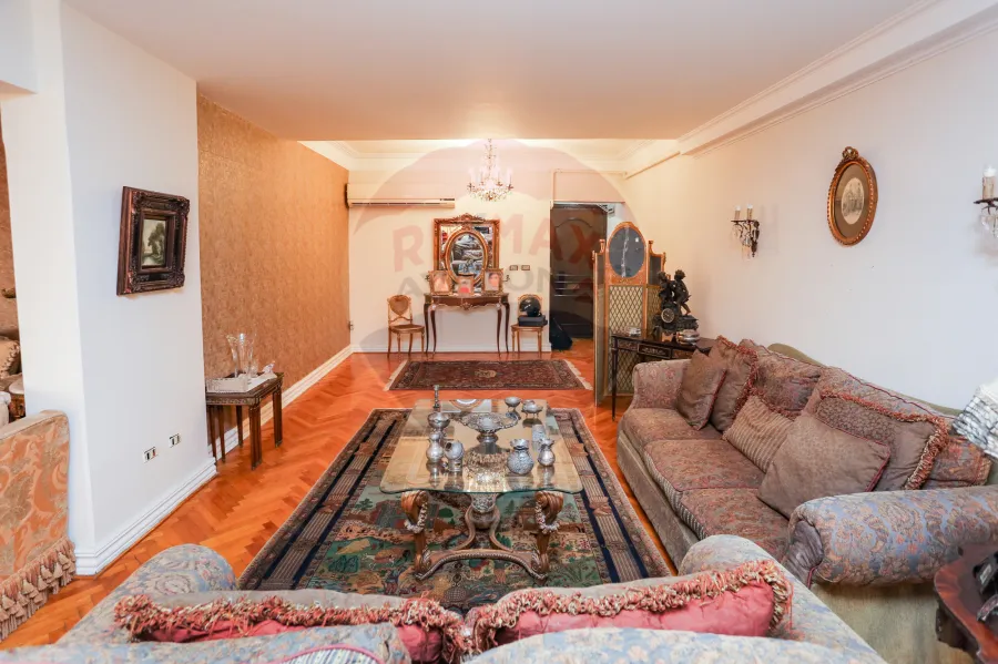 Apartment for sale 350 m Kafr Abdo (Saint Genie Square)