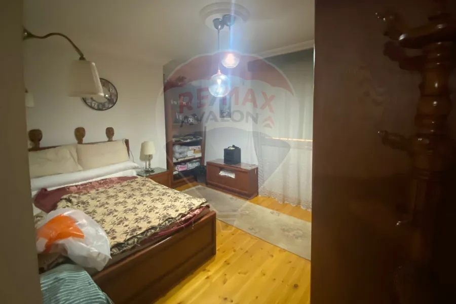 Apartment for sale 150 m Kafr Abdo (Amir Al Bahar st)