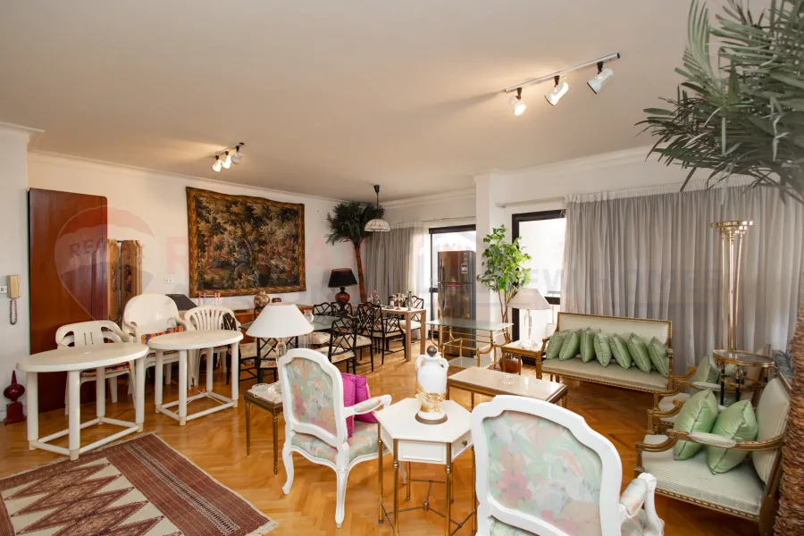 Apartment for sale 176 m Louran (directly on the sea)