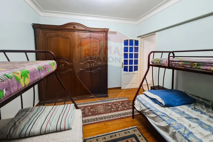 شقة للايجار المفروش 150 م لوران (خطوات من البحر)