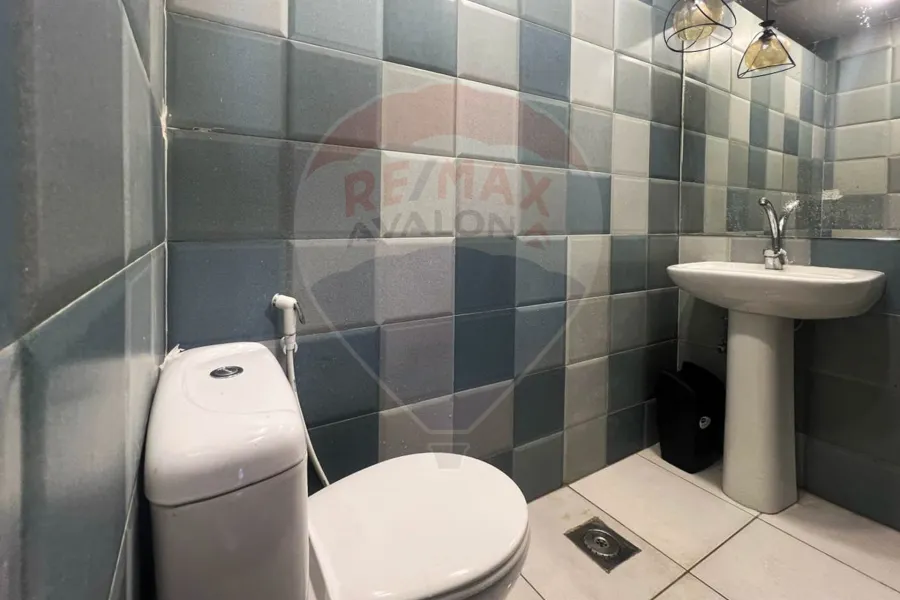 شقة دوبلكس للبيع 120 م جليم (علي البحر مباشرة)