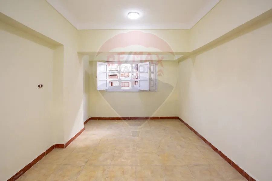 Administrative apartment for rent 300 m Roushdy (Abu Qir St.)