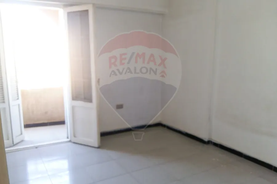 شقة للبيع 80 م السيوف (المدينة الفرنسية - ش مصطفي كامل)