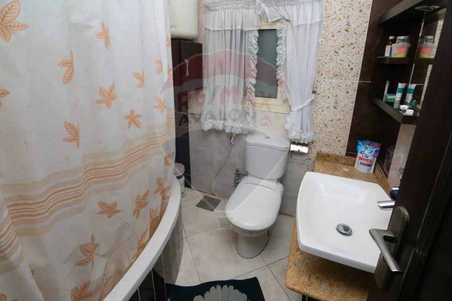 شقة دوبلكس للبيع  180 م بولكلي (خطوات من ش أبو قير)