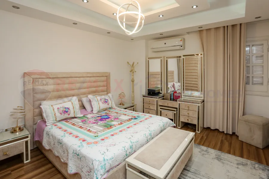 Apartment for sale 210 m Louran (El-Eqbal St - brand building)