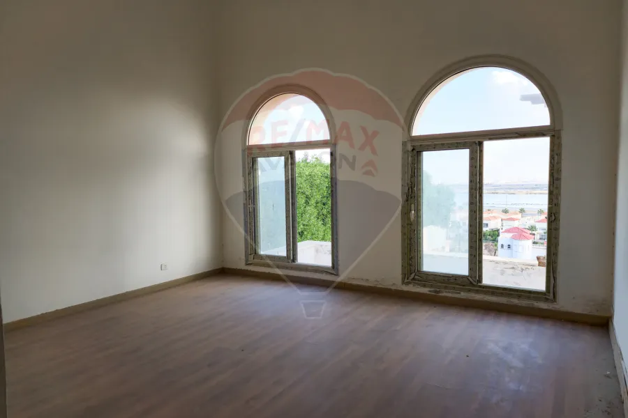 Standalone villa for rent 1250 m King Mariout