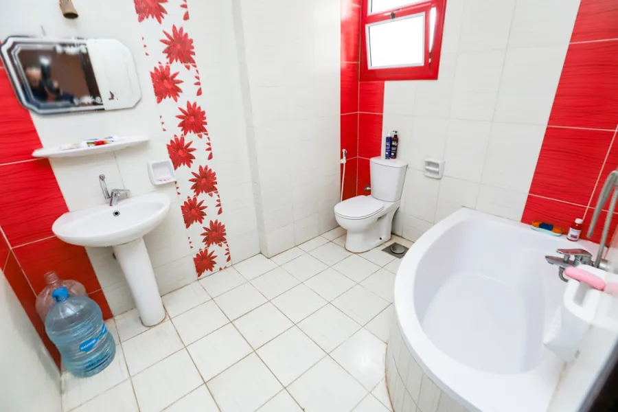 Apartment for sale 200m El-Mandra (Collage of islamic studies)