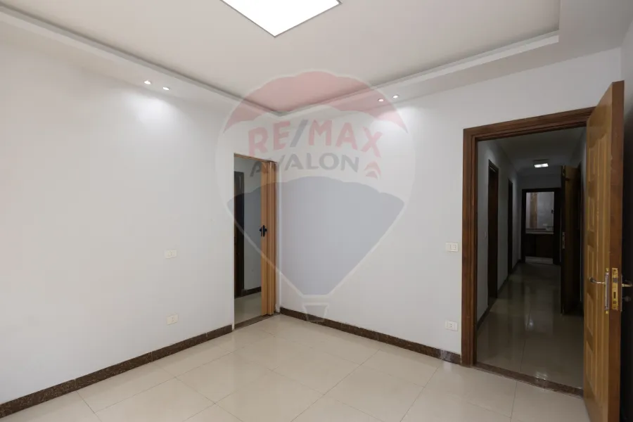 Adminstrative Apartment for sale 150 m Camp Shezar (Port Said St)