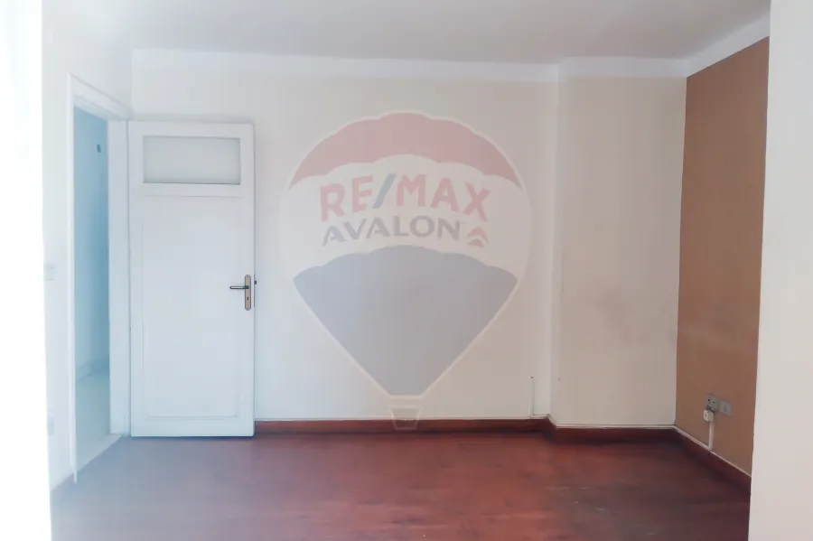 شقة إداري للإيجار 125 م سموحة (المربع الذهبى - أمام المركز الاوليمبى)