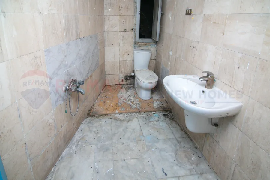 Mizzan ground level for sale 150 m Sporting (directly on the sea)