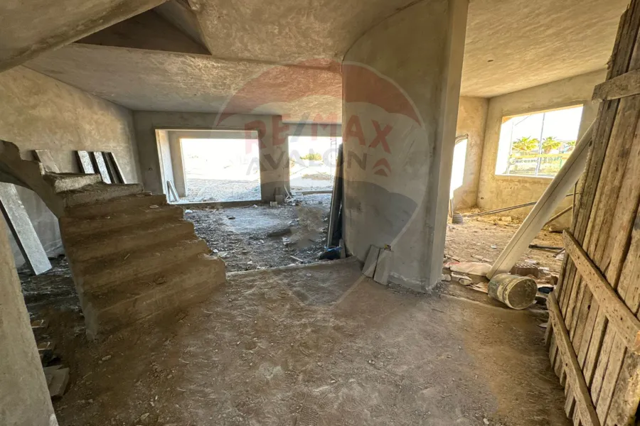 Villa for sale 500 m Alexwest (Saint Catherine Phase)