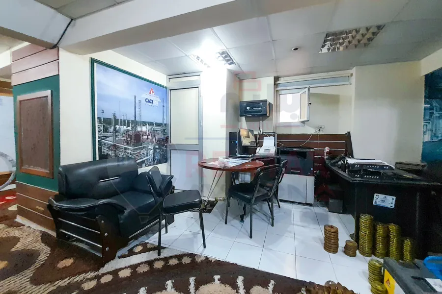 مكتب إداري للبيع 120 م سموحة (ش النصر)