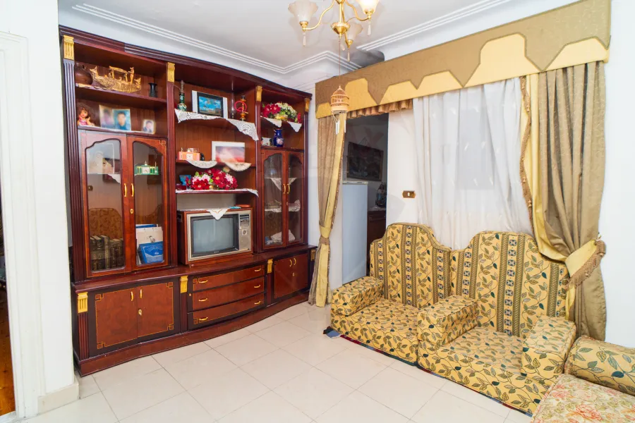 Apartment for sale 243 m Sidi Gaber (Steps from the Army Forces Hospital)