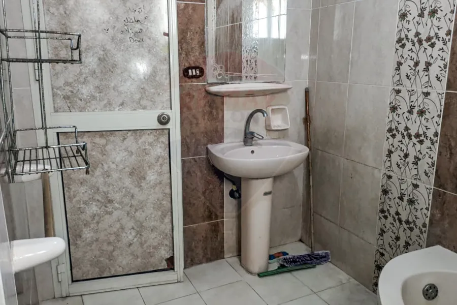 شقة للبيع 153 م سموحة (شارع هيلتون بلازا)