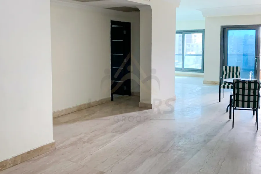 شقة للايجار193 م ستانلي (علي البحر مباشرة - عمارة براند)