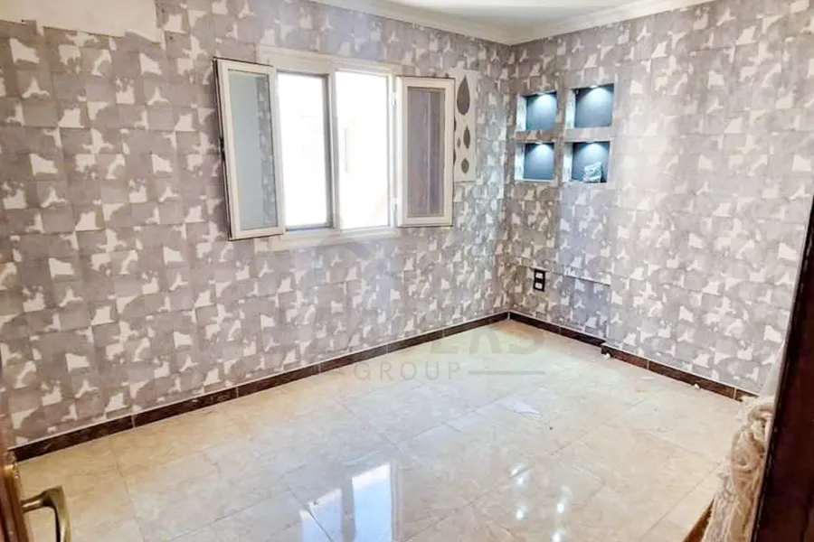 شقة للبيع 115 م سبورتنج (خطوات من نادي سبورتنج)