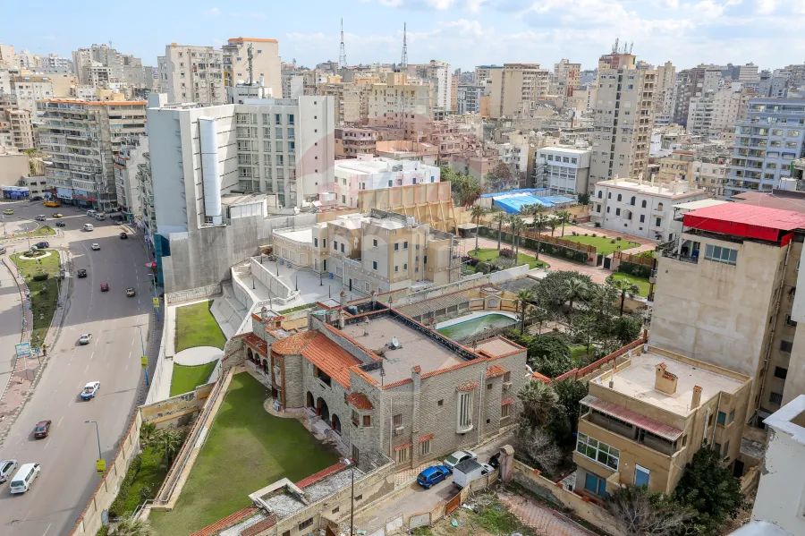 شقة للبيع 322 م ستانلي (علي البحر مباشرة )