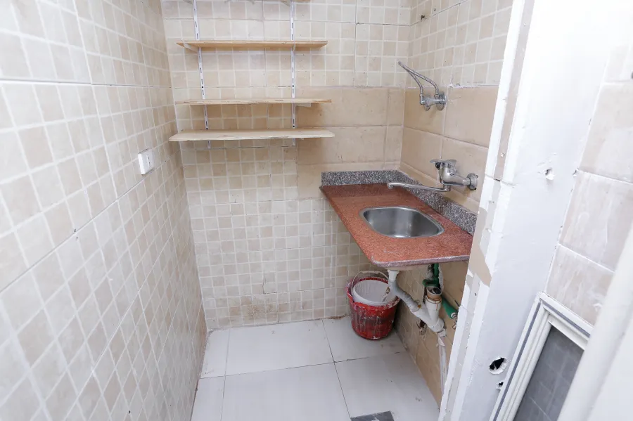 مكتب للإيجار 85م  كامب شيزار (ش بورسعيد) - 5000 ج شهرياً