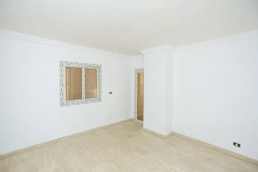 Apartment For Sale 210m Camp-chizar (Steps From University Bridge)
