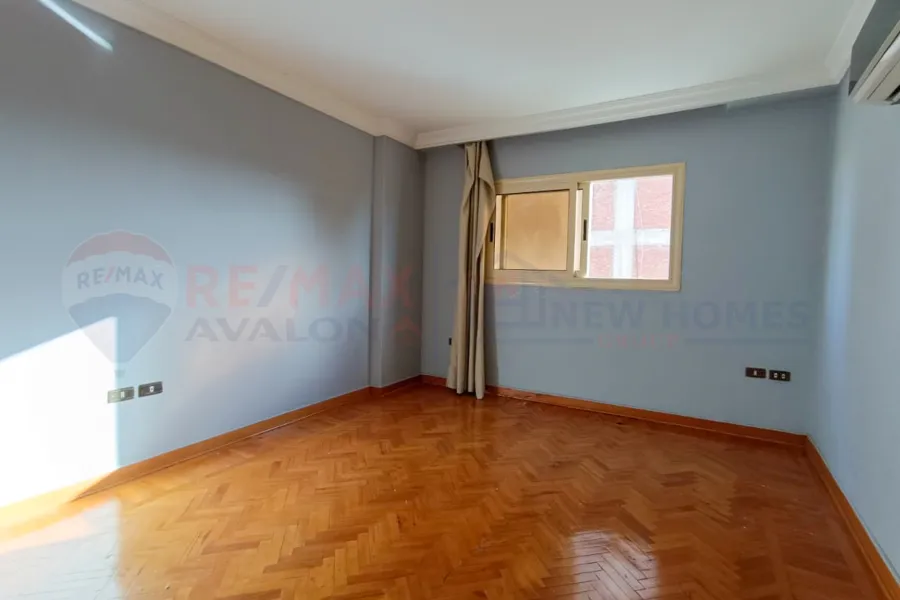 Apartment for sale 210 m Kafr Abdo (Al-Ismailia St.)