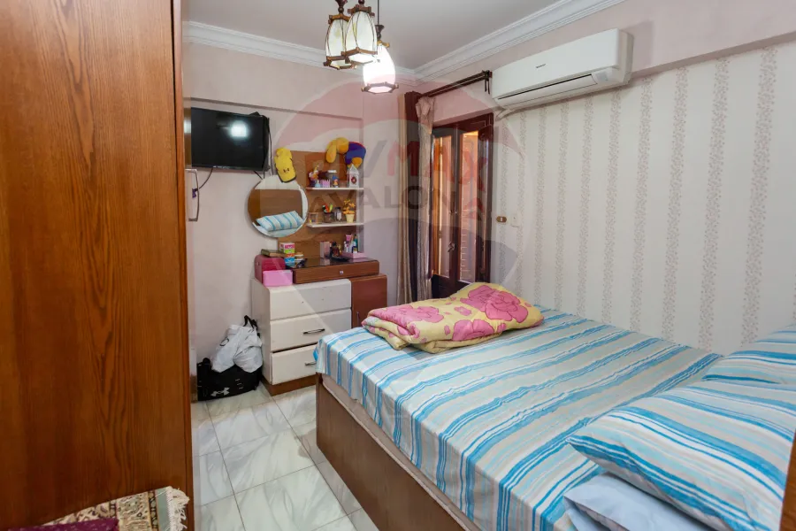 Apartment for sale 130 m Jnaklis (Steps From Abu Qer St.)