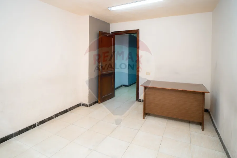 مقر إداري للايجار 320 م سموحة ( ش تقسيم القضاه)