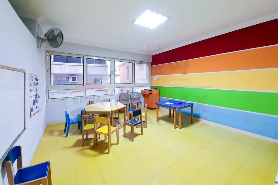 Administrative mezzanine For sale 237 m Gleem (Mostafa Maher St.)