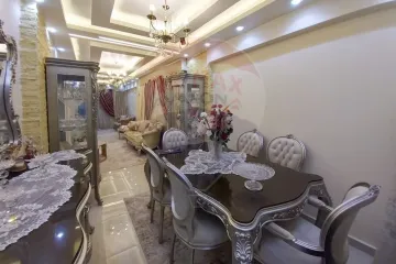 شقة للبيع 160 م المندرة (ش جمال عبد الناصر مباشرة)