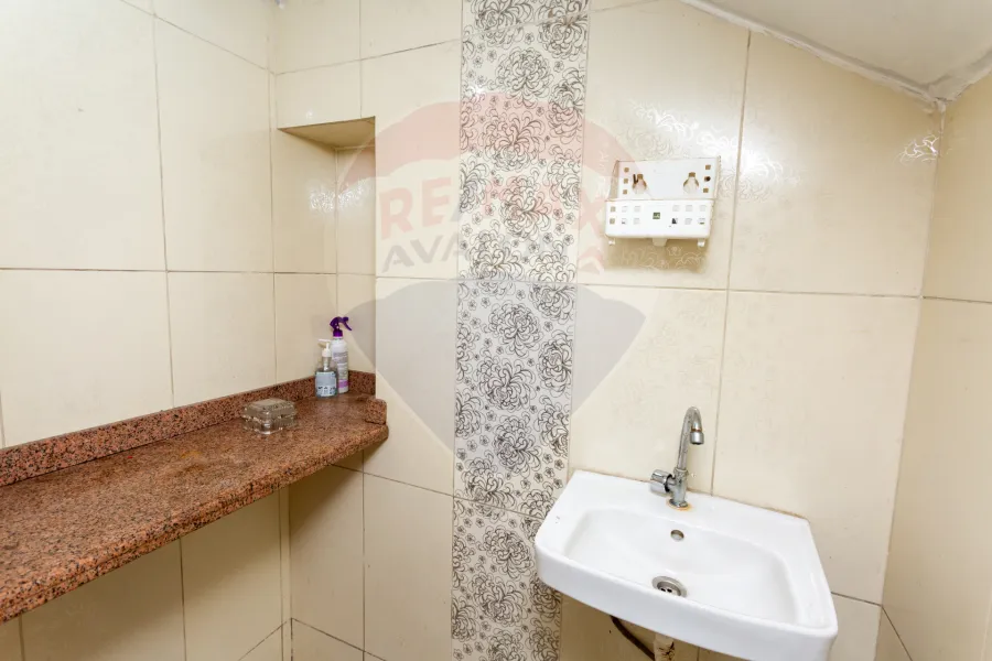 Shop for rent 182 m Loran (Abdel Salam Arif St.)