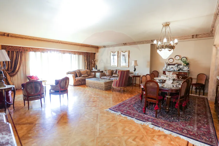 شقه للبيع  300 م كفر عبده ( خطوات من حديقه اللنبي )