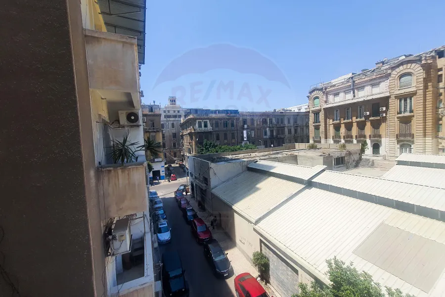 دور ادارى للبيع 530 م محطة الرمل (متفرع من ش السلطان حسين)