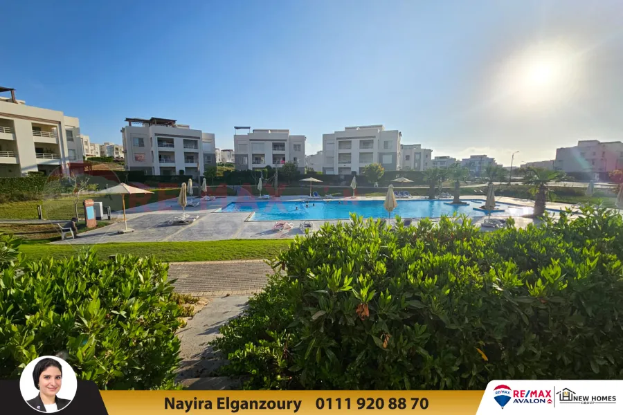 شاليه بحديقة للبيع 144 م الساحل الشمالي ( قرية امواج)