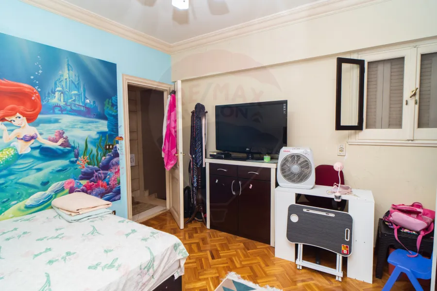 شقة للبيع 210 م سموحة (ش توت غنخ آمون)