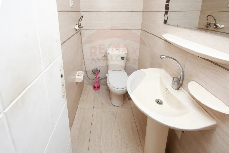 محل تجارى للبيع 2200 م السيوف (ش جميله بوحريد) - يصلح لجميع الأنشطة التجارية