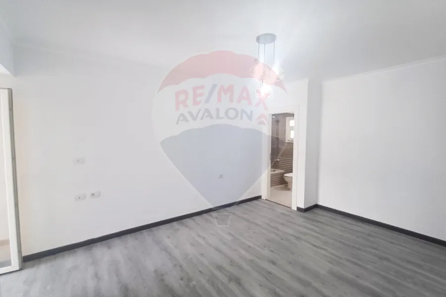 شقة للإيجار 173 م سموحة (جراند فيو)