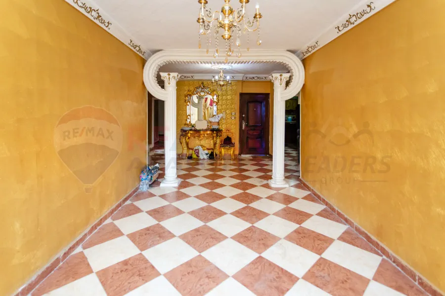 شقة للبيع 186 م سبورتنج (متفرع من ش ابو قير)