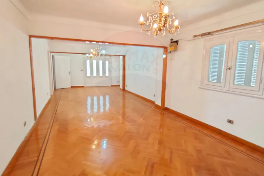 شقة للإيجار 150 م  ثروت (خطوات من ش ابوقير)