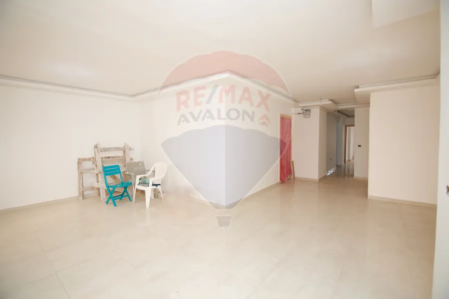 (شقة للبيع 170 م كليوباترا (سادس نمرة م البحر